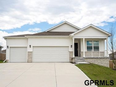 17001 Sheffield Street, Bennington, NE 68007
