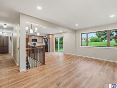 241 Wedgewood Drive, Lincoln, NE 68510