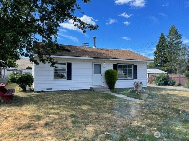 530 16th Street, Bridgeport, WA 98813 Main Photo