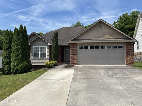 2043 Bluebonnet Drive, Mascot, TN 37806