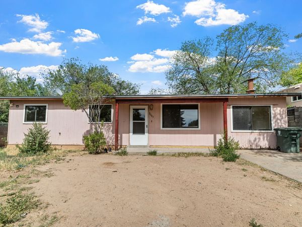 2083 Calle Ensenada , Santa Fe, NM 87505