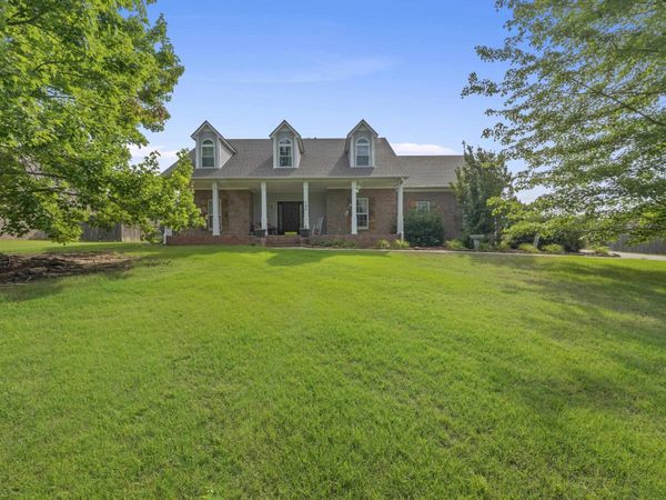794 WILLIAMSBURG DR, Atoka, TN 38004