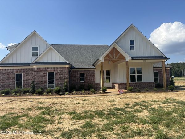1710 Cane Creek Drive, Hernando, MS 38632