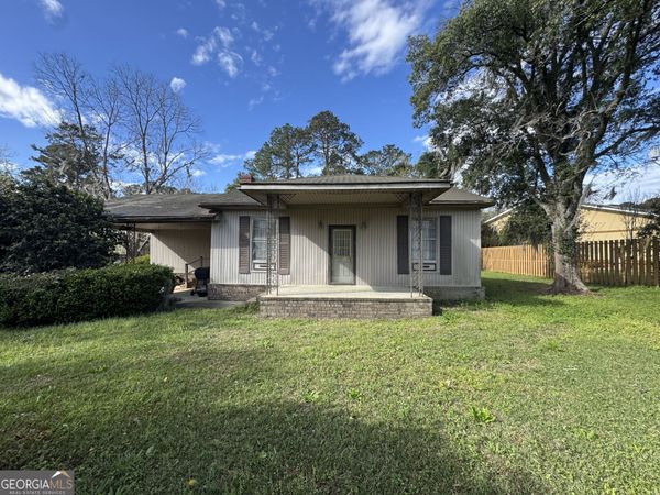 1761 Grove Point Road, Savannah, GA 31419