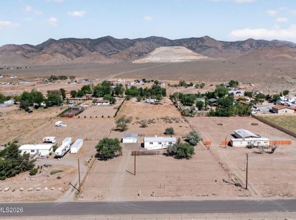 7040 E Hwy 50, Dayton, NV 89403 Photo