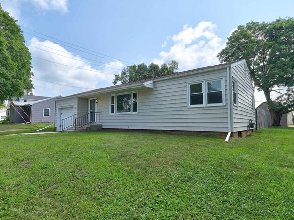 506 5TH Street, Armstrong, IA 50514