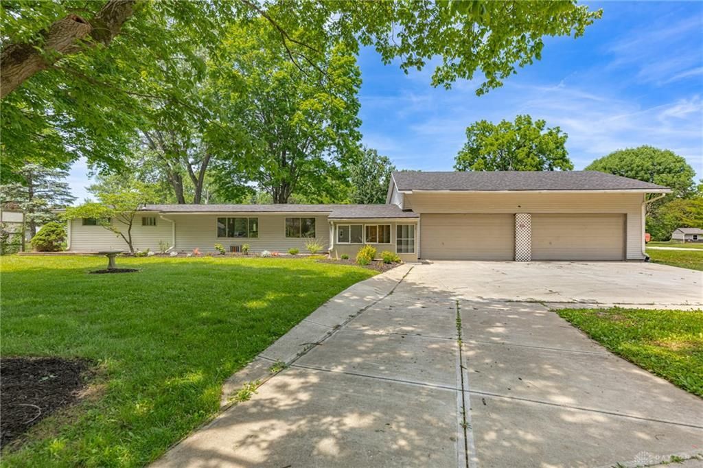 2617 Shadycrest Drive, Beavercreek, OH 45431 Main Photo