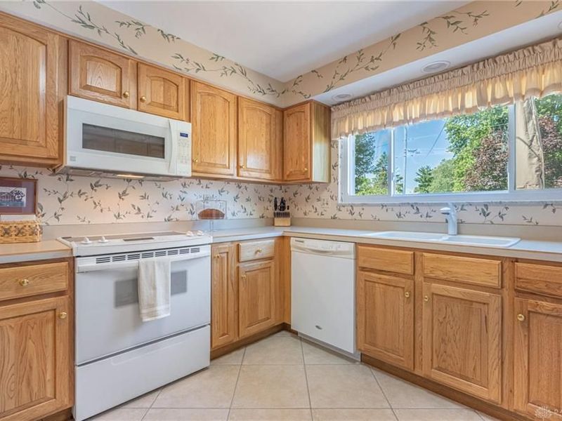 5301 Oakbrooke Drive, Kettering, OH 45440 Photo 13