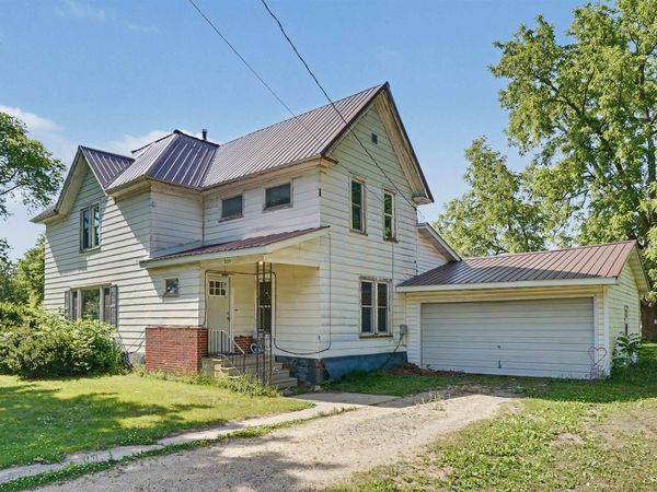 209 Hayes St W , Hazleton, IA 50641
