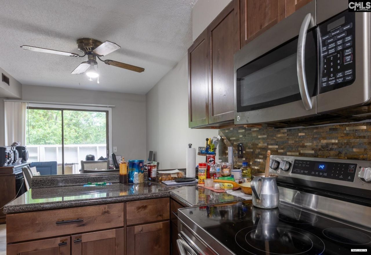 393 Hickory Hill Drive  Photo 11