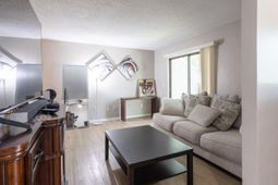 393 Hickory Hill Drive  photo 4