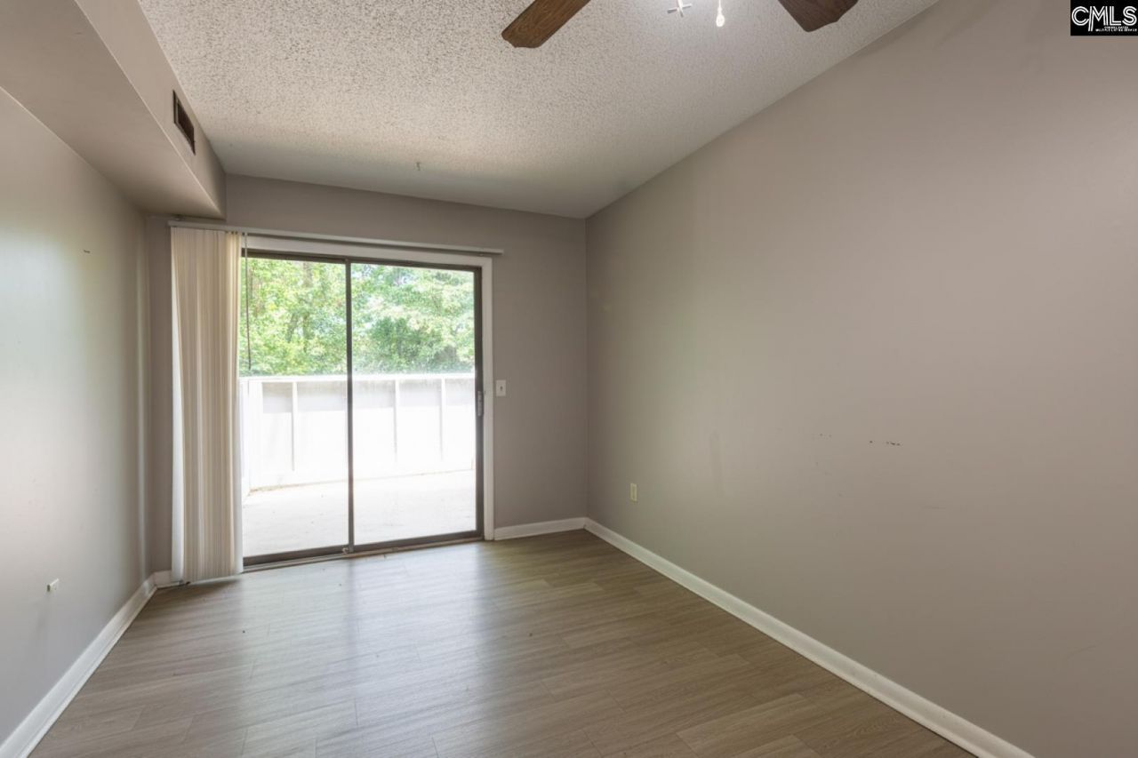 393 Hickory Hill Drive  Photo 7