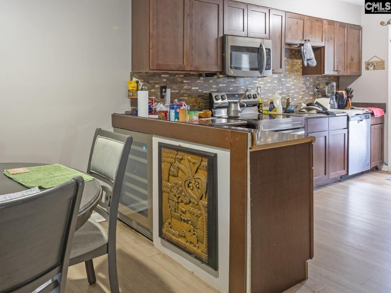 393 Hickory Hill Drive  Photo 8