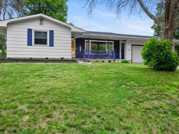 1516 Wellington Crescent, Faribault, MN 55021