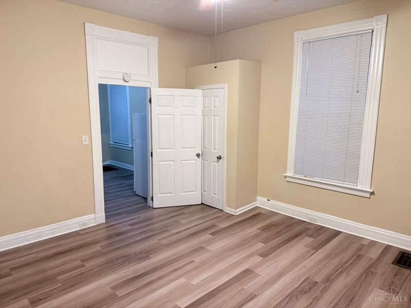 2240 Flora Street, Cincinnati, OH 45219 Photo 3