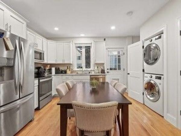 22 Henderson St, Unit 1, Somerville, MA 02145
