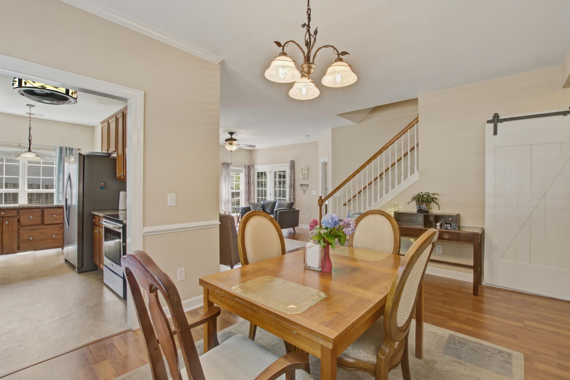 124 Garden Grove Drive Photo 12