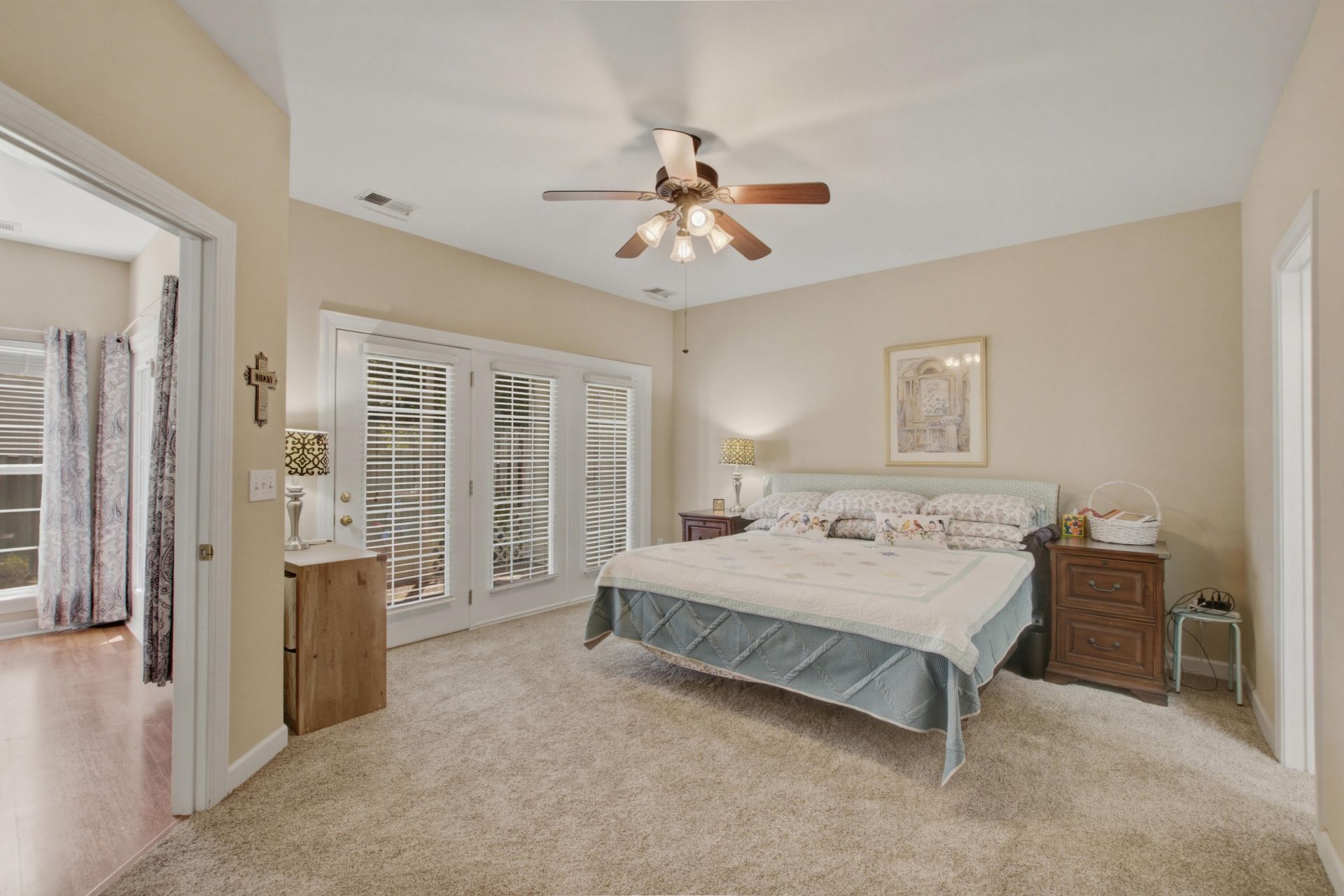 124 Garden Grove Drive Photo 16