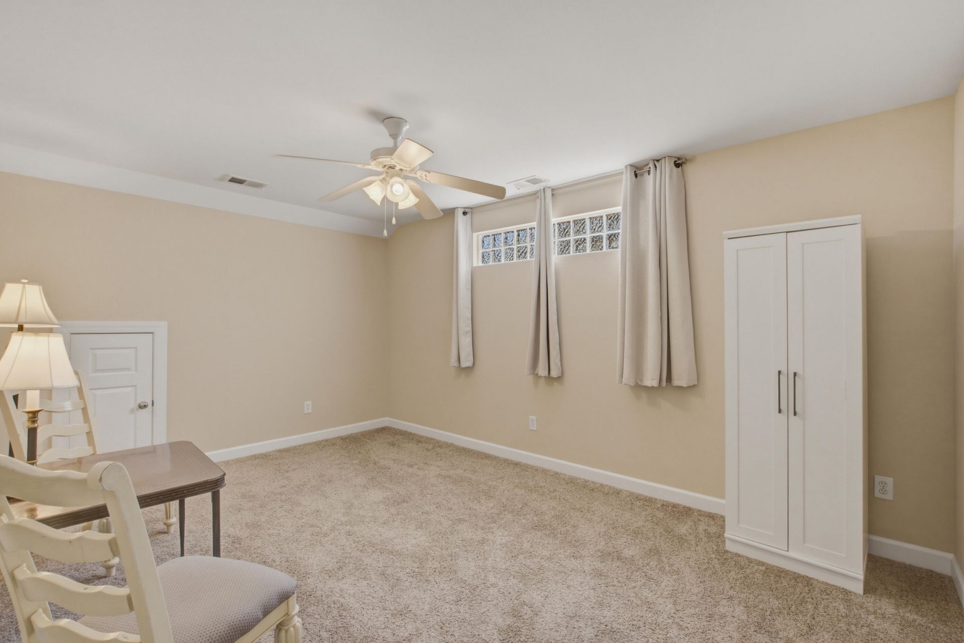 124 Garden Grove Drive Photo 28