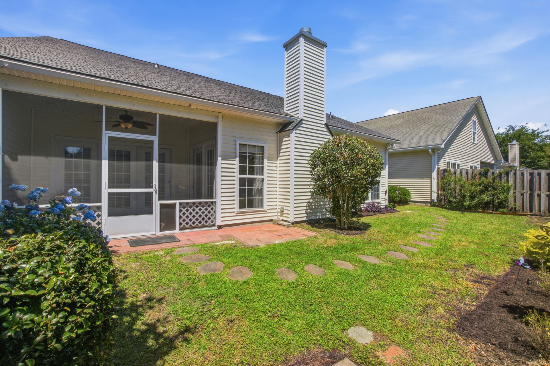 124 Garden Grove Drive Photo 30