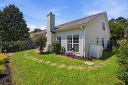 124 Garden Grove Drive photo 4