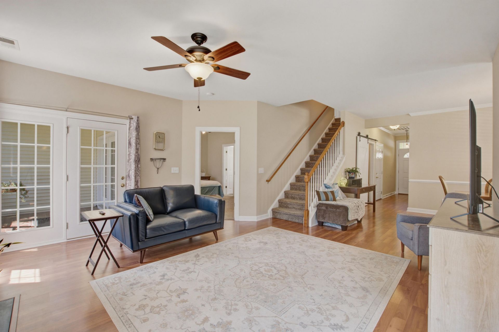 124 Garden Grove Drive Photo 6
