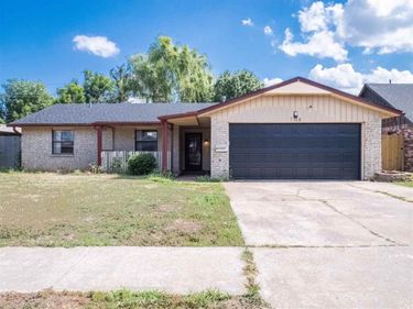 7118 NW Ash Ave, Lawton, OK 73505