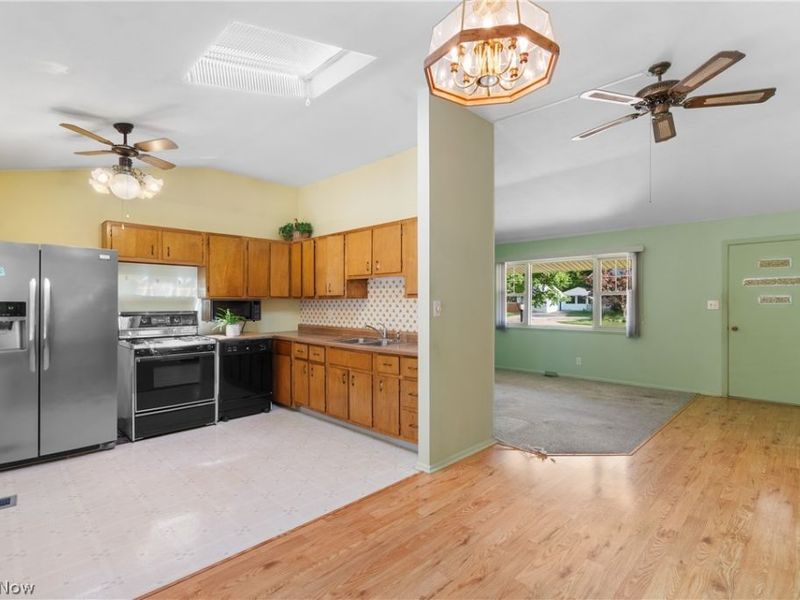 156 Dorland Avenue , Berea, OH 44017 Photo 9
