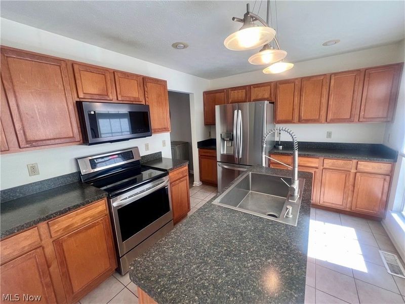 1963 E 85th Street , Cleveland, OH 44106 Photo 7