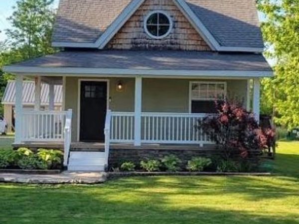 405 E Mill Street, Capac Vlg, MI 48014