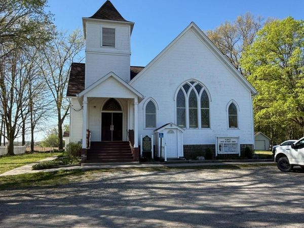 17845 W Michigan 36 , Gregory, MI 48137