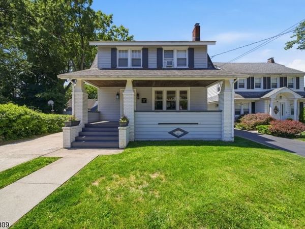 374 Diamond Bridge Ave, Hawthorne, NJ 07506