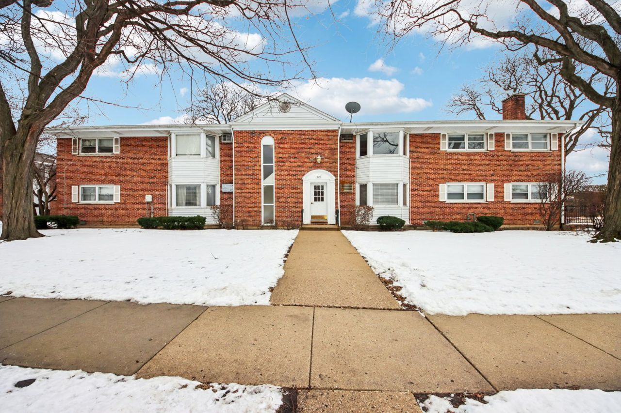 527 W Eastman Street , Unit 2C, Arlington Heights, IL 60005 Main Photo