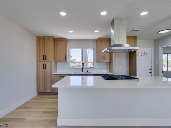 1016 Mezpah Street , Las Vegas, NV 89106