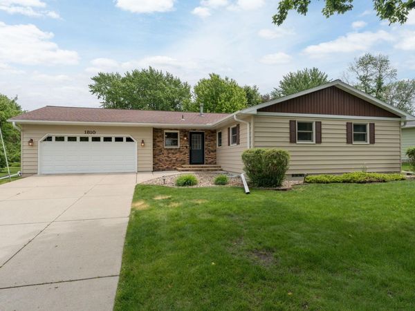 1810 Candi Lane , North Mankato, MN 56003