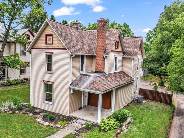448 W William Street, Delaware, OH 43015