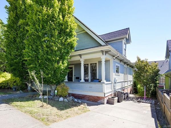 847 Carrie St , Esquimalt, BC V9A 5R5