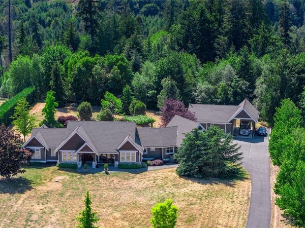 753 Rivers Edge Dr, Nanoose Bay, BC V9P 9L5