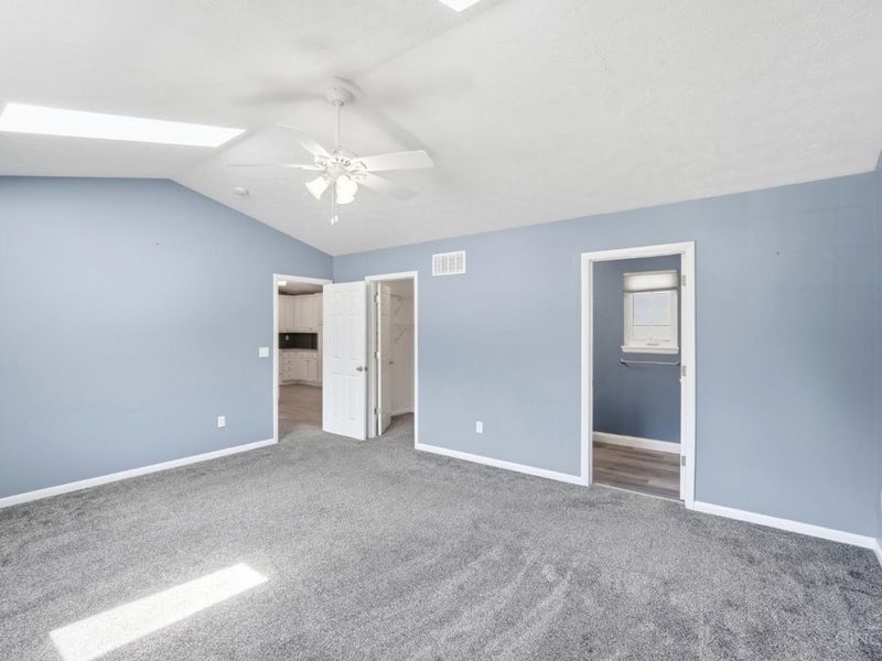 5629 Bluepine Drive, Cincinnati, OH 45247 Photo 13