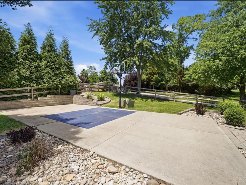 5629 Bluepine Drive, Cincinnati, OH 45247 Photo 48