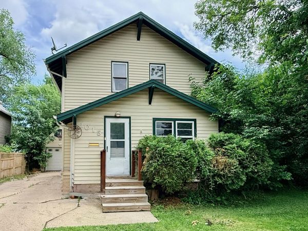 1015 S Lincoln Street, Aberdeen, SD 57401