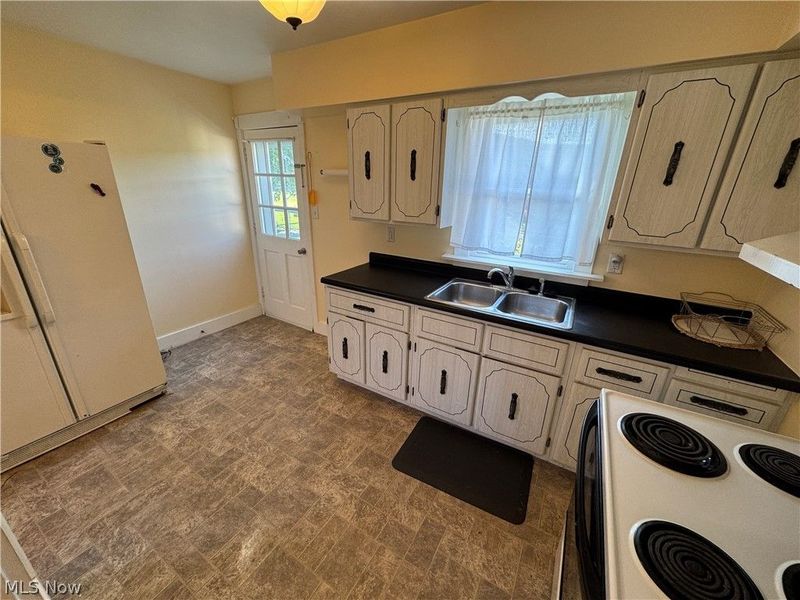 4019 Belmont Avenue , Shadyside, OH 43947 Photo 9