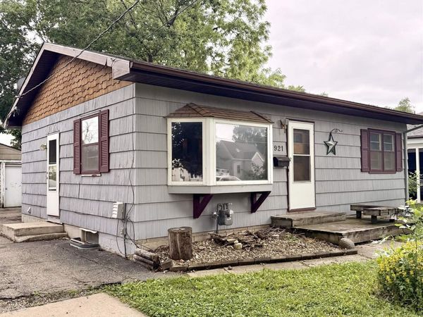 921 8th Street SE, Mason City, IA 50401
