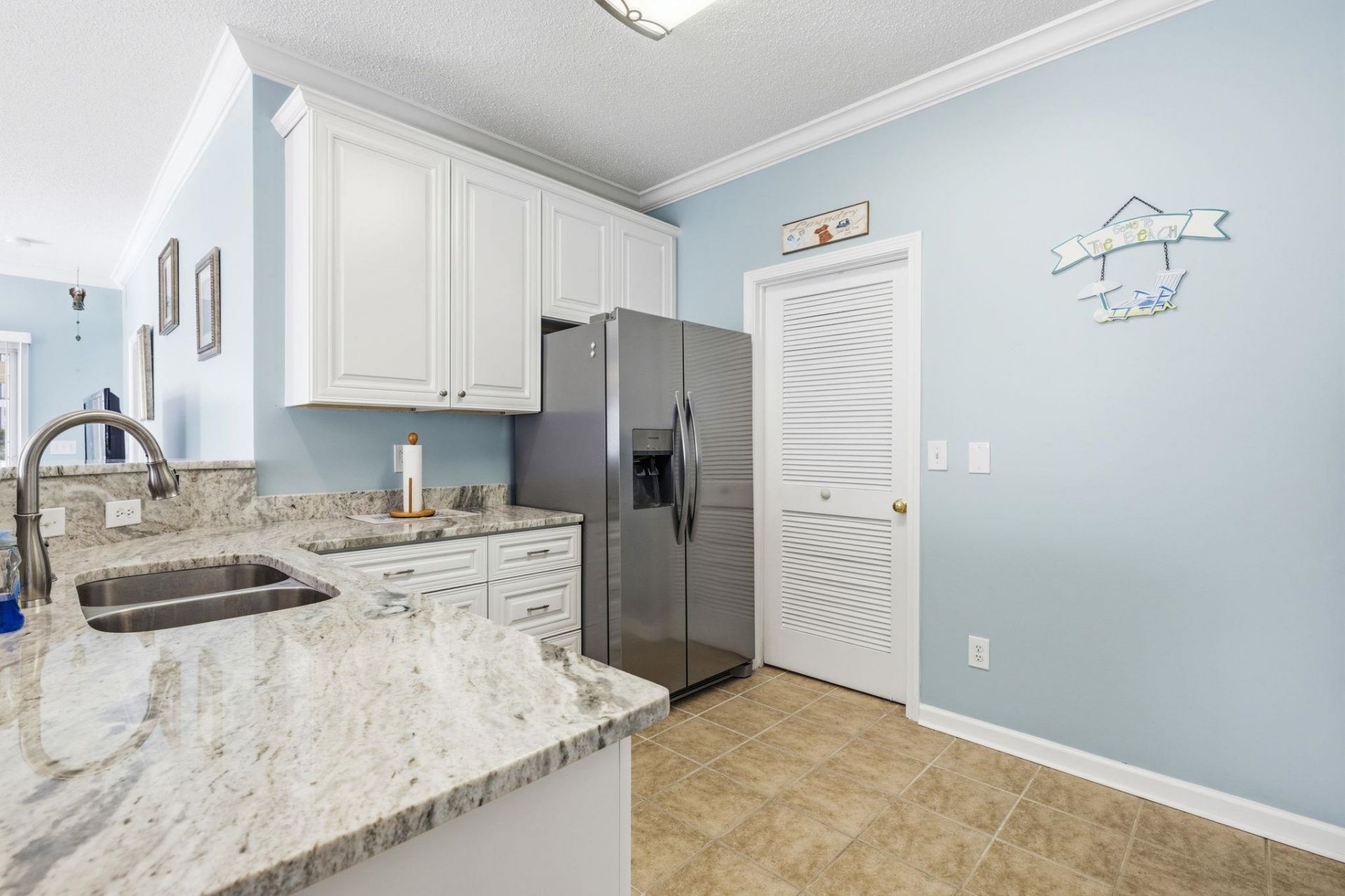 5882 Longwood Dr.  Photo 8