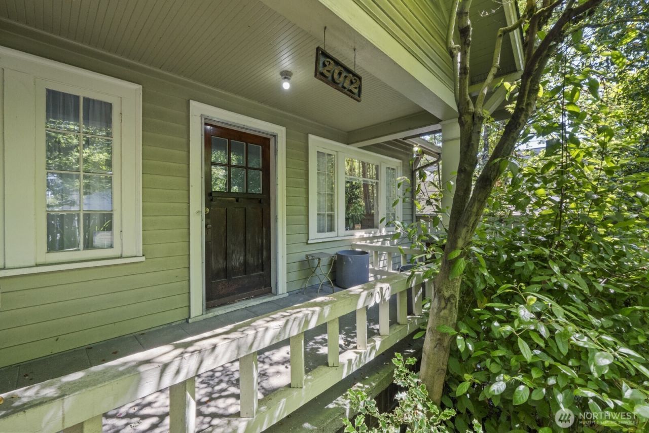 2012 NE 65th Street, Seattle, WA 98115