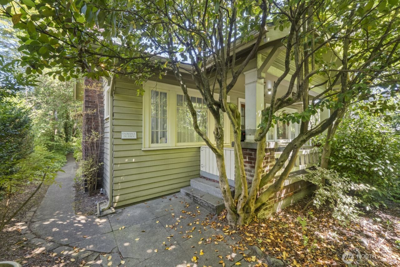 2012 NE 65th Street, Seattle, WA 98115