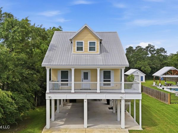 311 Waveland Avenue, Waveland, MS 39576