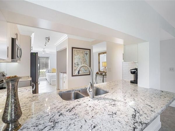 1250 Yesica Ann CIR, Unit E106, NAPLES, FL 34110