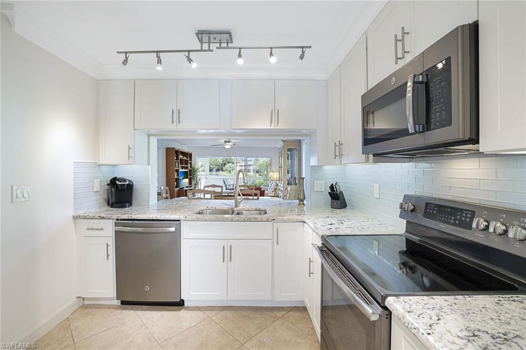 1250 Yesica Ann Cir, Unit E106, Naples, FL 34110 Photo