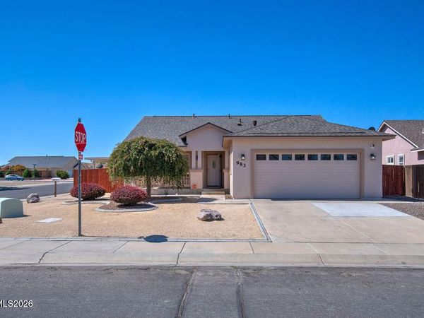 983 Julia Lane, Fernley, NV 89408